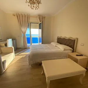 3 Vellezerit **** Durrës
